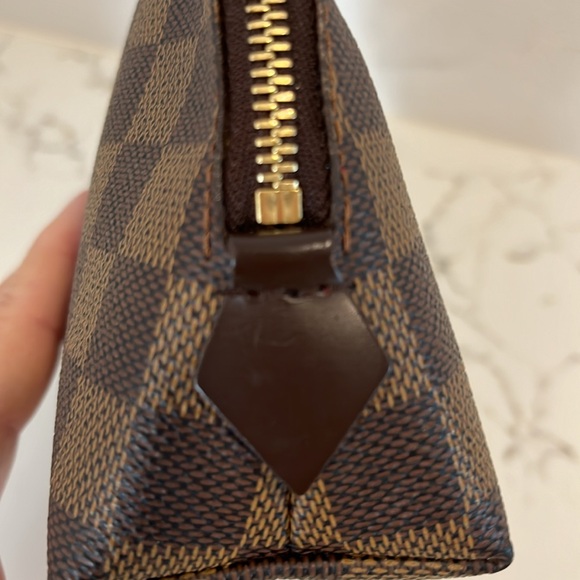 Louis Vuitton Cosmetic Pouch - Picture 9 of 13